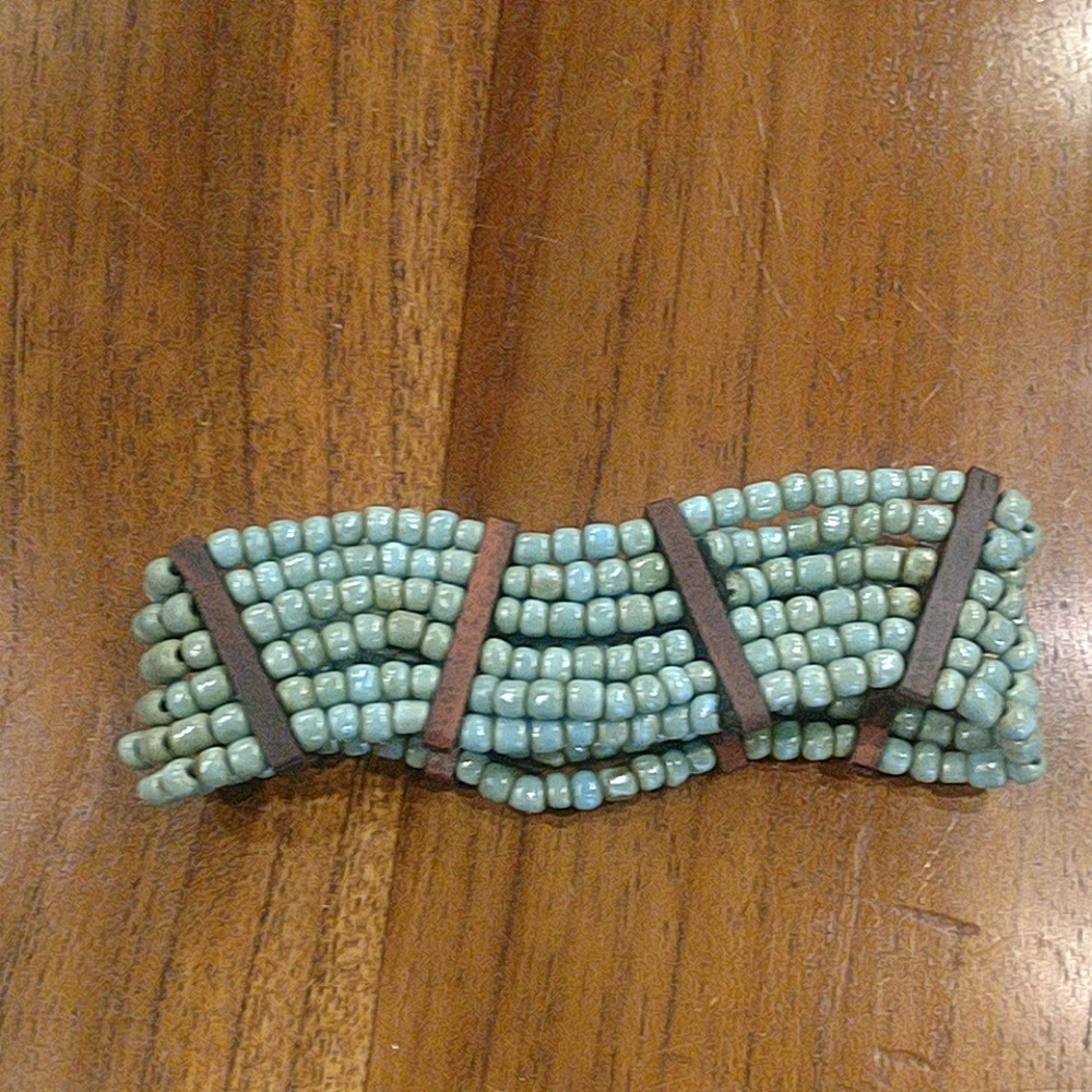 Glass bead bracelet